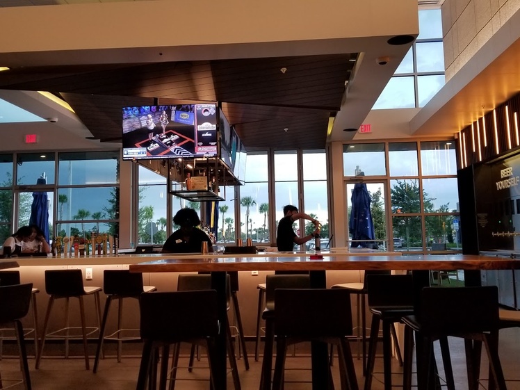 Studio Movie Grill - Sunset Walk