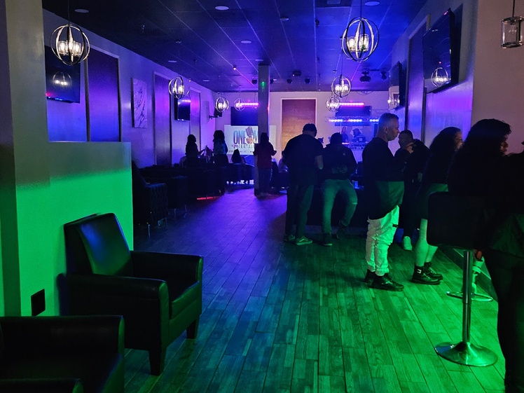 LIT LOUNGE